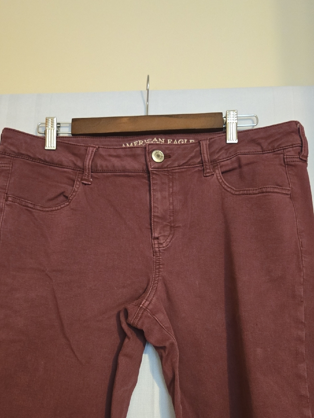 American Eagle Burgundy Low Rise Jeggings Sz 16 Short NWOT - Picture 2 of 7